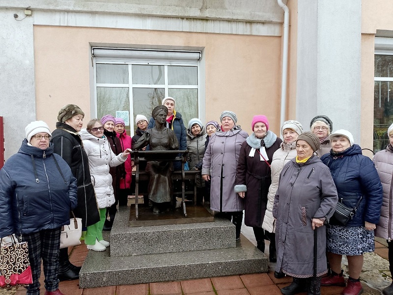 И снова едем, едем в соседние края.