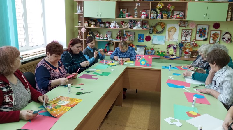 Участие в мастер–классе по тематической аппликации «Весна идет, весне дорогу»
