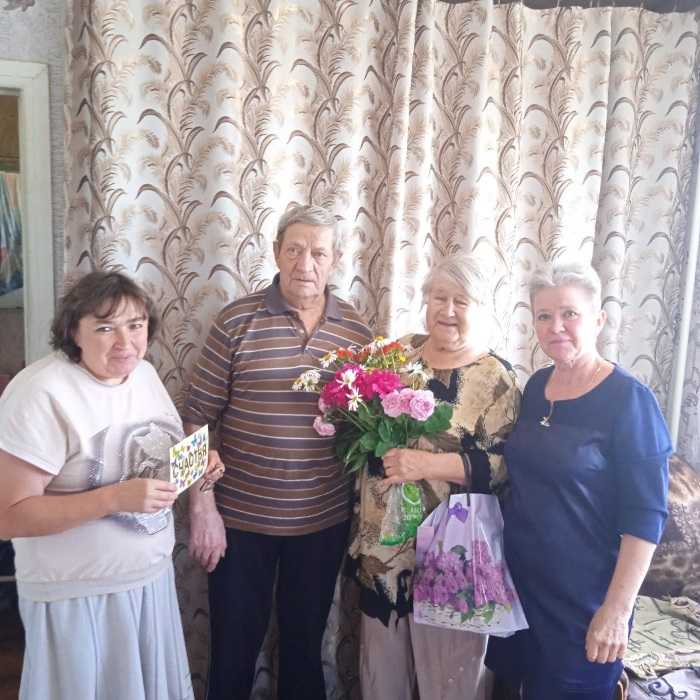 Поздравление семейных пар, идущих по жизни вместе более 55 лет