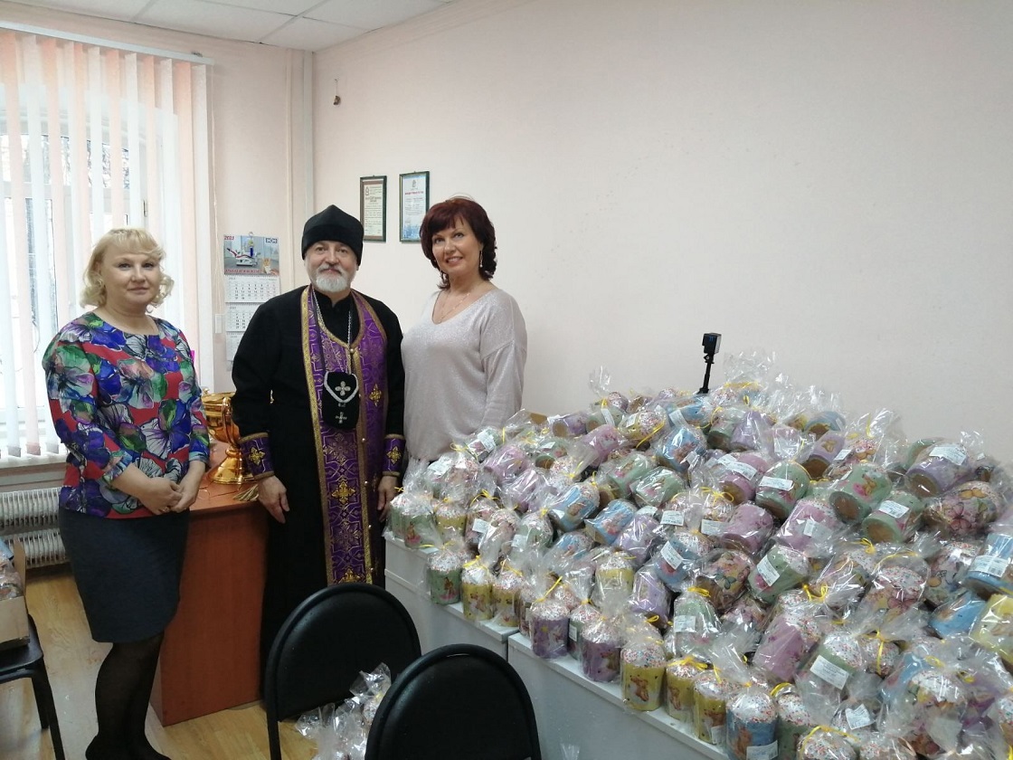 Куличи для находящихся на обслуживании граждан