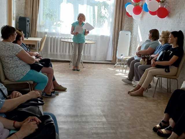 Проведено занятие с социальными работниками на тему «Особенности гражданских правоотношений в сфере трудового законодательства»