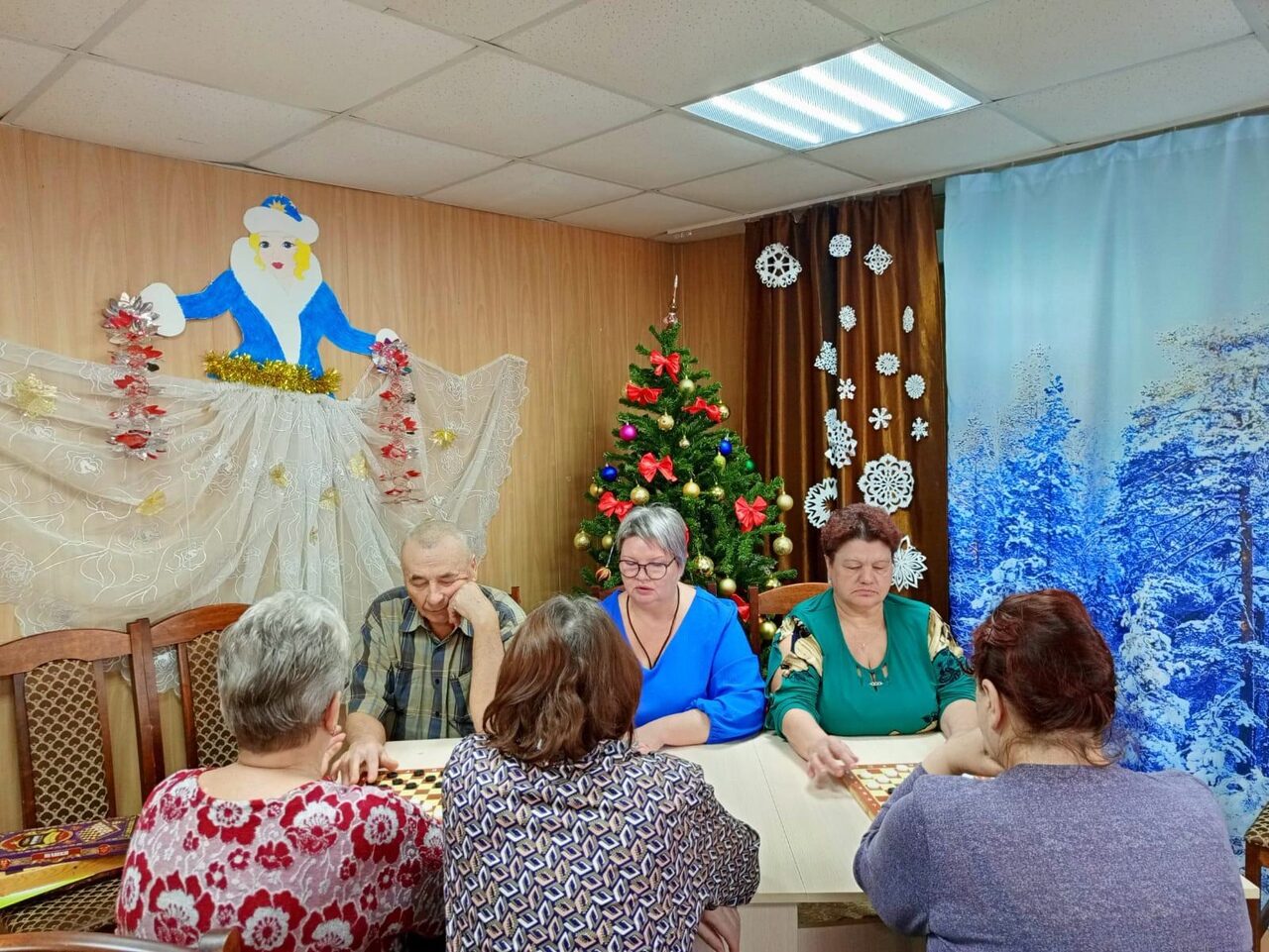 Шашечный турнир с получателями социальных услуг