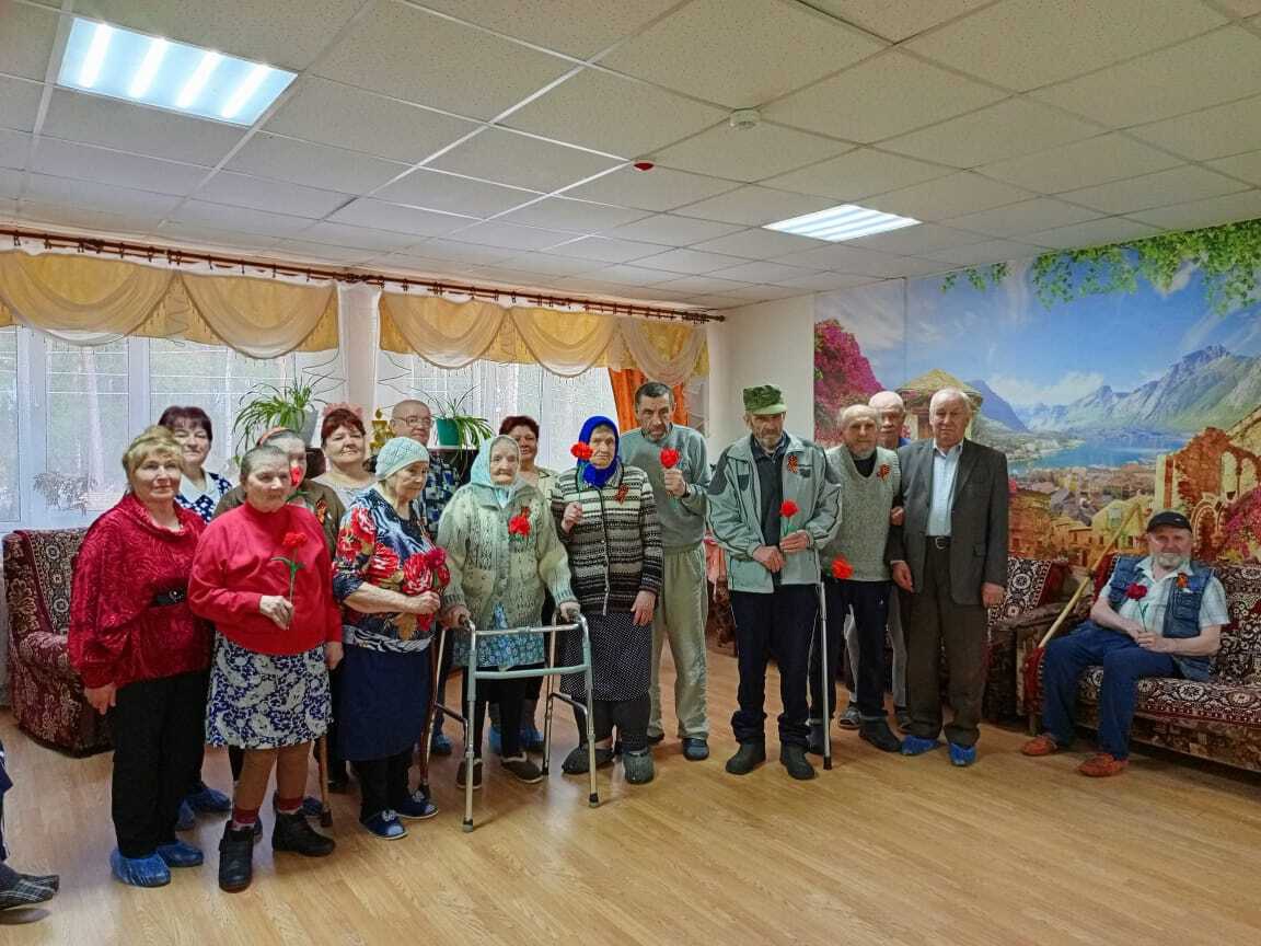 Сегодня получатели социальных услуг из отделения дневного пребывания побывали в гостях у Тонкинского дома -интерната для престарелых и инвалидов в деревне Большие Зелёные луга.